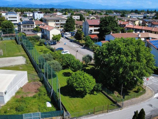 Terreno edificabile residenziale in vendita a Castelfranco Veneto