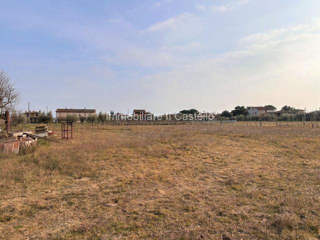 Terreno edificabile residenziale in vendita a Castiglione Del Lago