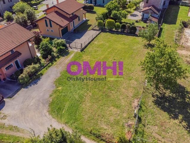 Terreno edificabile residenziale in vendita a Angera