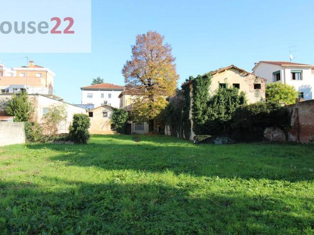 Terreno edificabile residenziale in vendita a Vicenza