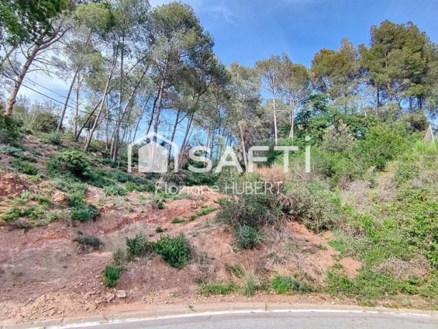 TERRENO EDIFICABLE EN COLLSEROLA, A 15MN DE BARCELONA