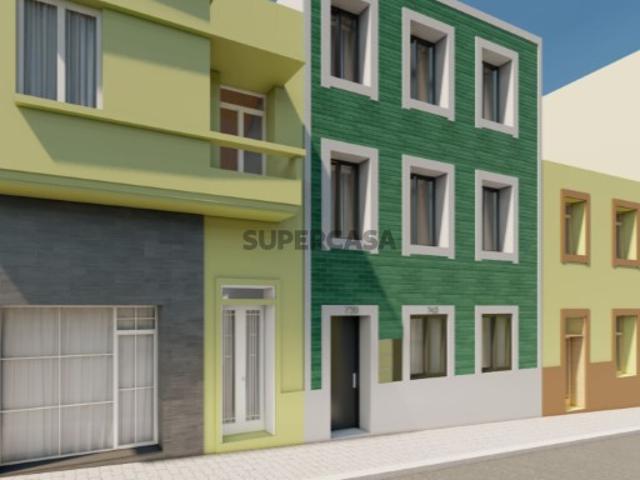 Terreno edificado com projeto aprovado para 4 frações