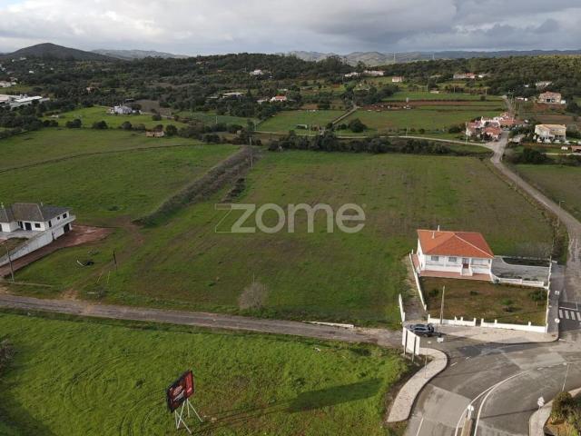 Terreno em Messines, com 9.320 m² e poço de água