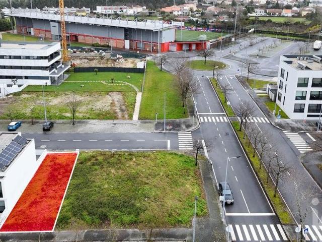 Terreno em Nogueira e Silva Escura