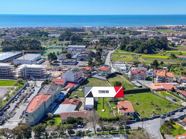 Terreno em Arcozelo Corvo