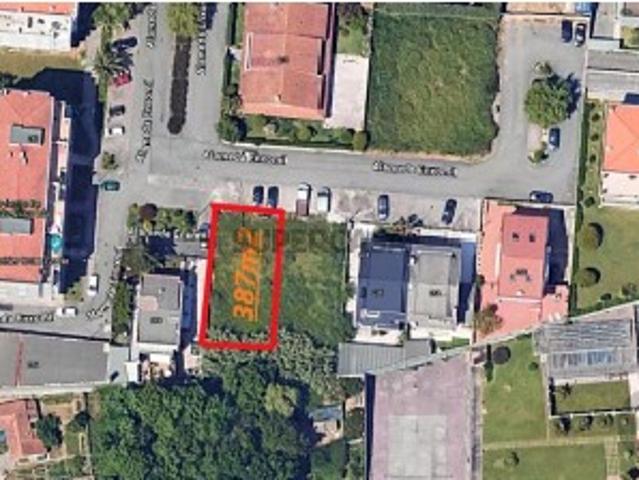 Terreno em Arcozelo