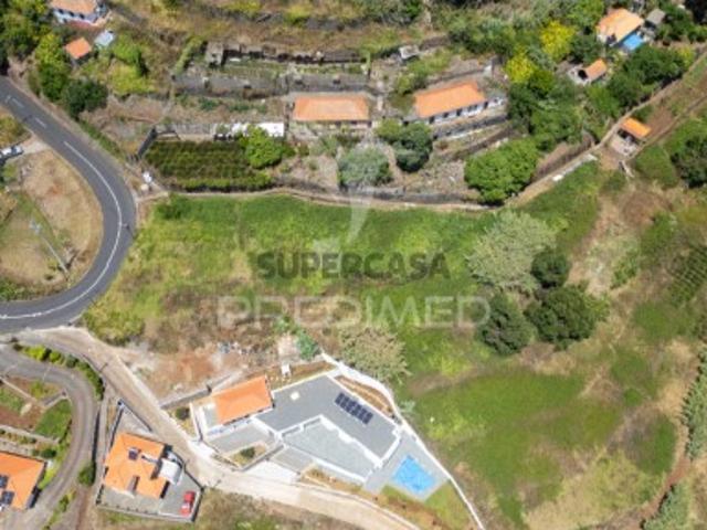 Terreno em Caniço