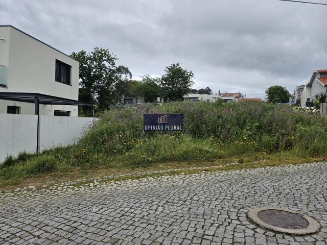 Terreno em Canidelo com 140 m² para Moradia de Sonho