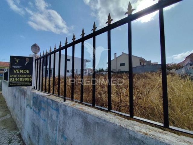 Terreno em Charneca de Caparica e Sobreda