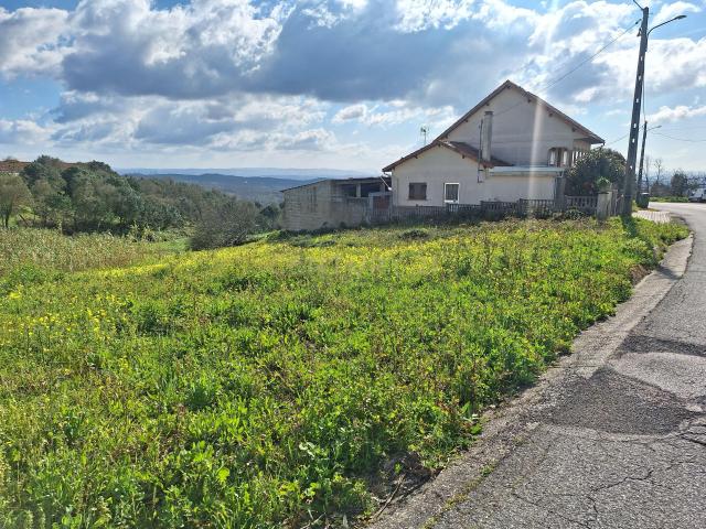 Excelente terreno para construção, em Colmeias Serra do Branco!