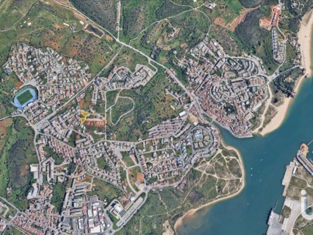 Terreno em Estômbar e Parchal de 723,00 m²