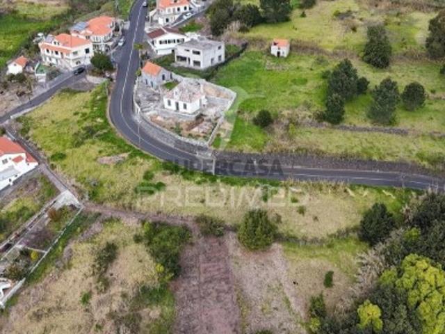 Terreno em Estreito da Calheta