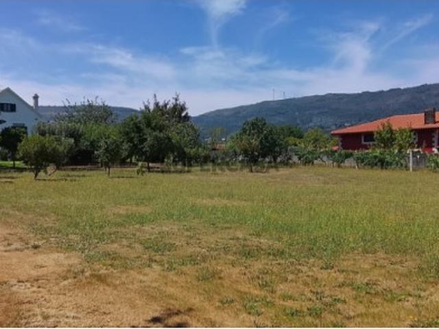 Terreno em Venade e Azevedo