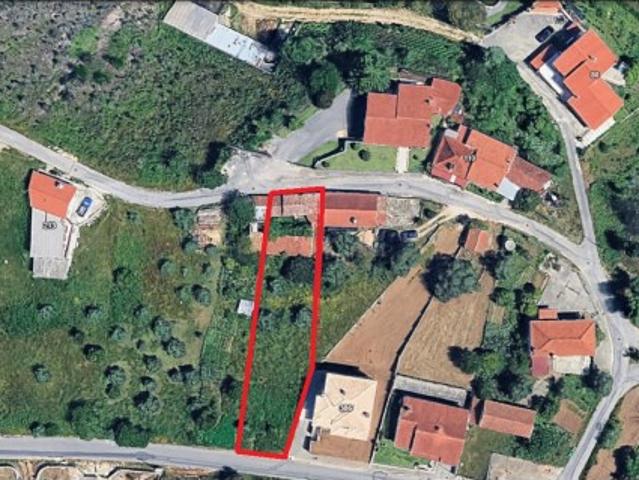Terreno em zona de construção em Raposeira Colmeias Leiria