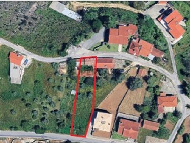 Terreno em zona de construção em Raposeira Colmeias Leiria