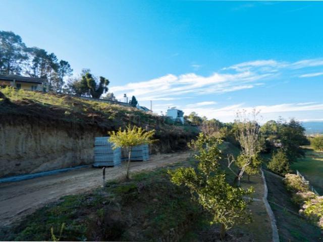 Terreno em zona de construção para venda, situado na freguesia de Nogueira, Vila Nova de Cerveira