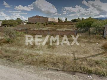 TERRENO EN NUEVO IDEAL PARA USO HABITACIONAL O COMERCIAL