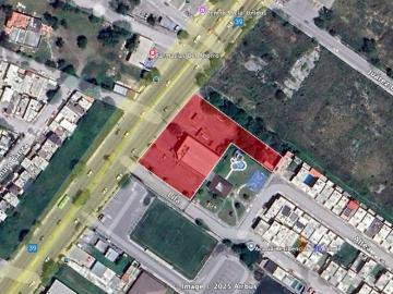 Terreno en Av. Maestro Israel Cavazos, Guadalupe NL