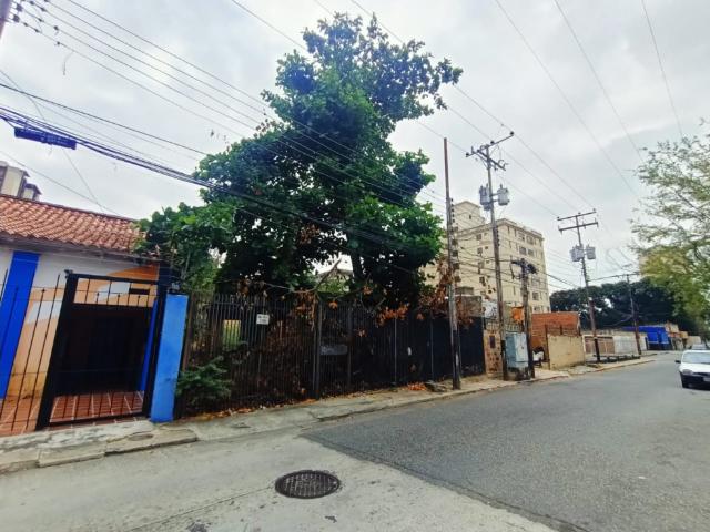 TERRENO EN AVENIDA MIRANDA VALENCIA. SOSCAP 55
