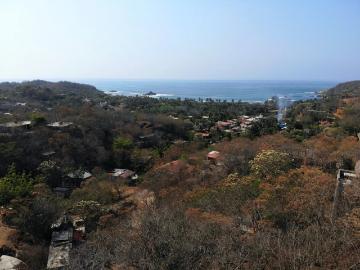 Terreno en venta con vista al mar, centrico, Mazunte– 640 m² /6,889 sq ft