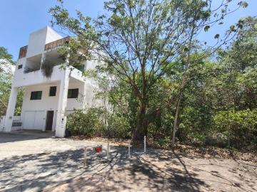 Terreno en Cruz de Servicios