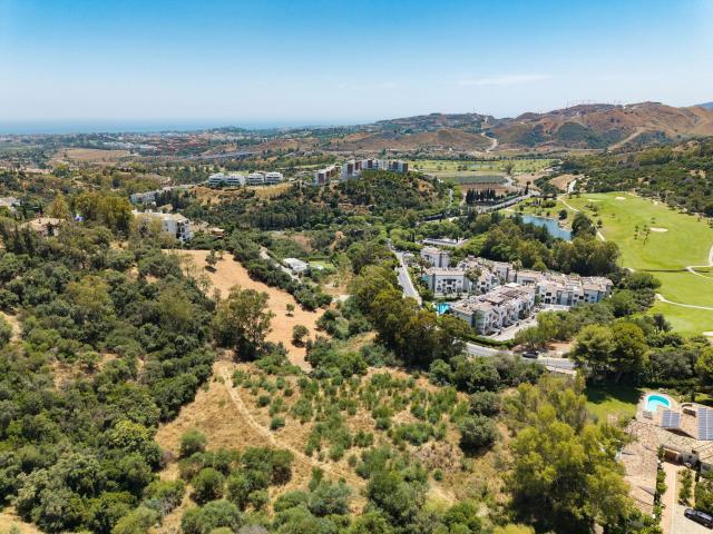 Terreno en Elevación con Vistas Panorámicas al Mediterráneo. 0m² Benahavís