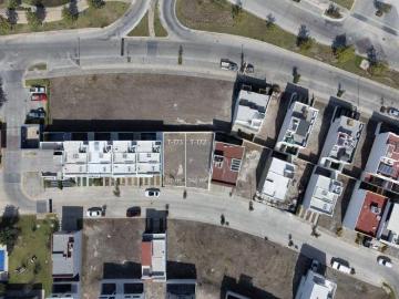 Terreno en Fraccionamiento Adamar, Dentro de Coto, con Seguridad