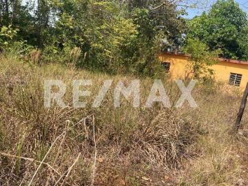 Terreno en Lomas de Huapinol