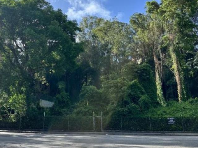 TERRENO EN LOS NARANJOS EL HATILLO R5 COMERCIAL/RESIDENCIAL
