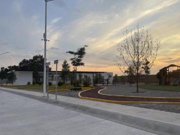 Terreno en privada con amenidades en zona industrial