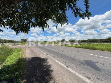Terreno en renta a pie de carretera