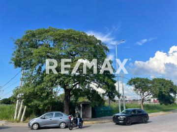 Terreno en Renta con Uso Comercial — Av. México esquina con Periférico, Villahermosa, Tabasco
