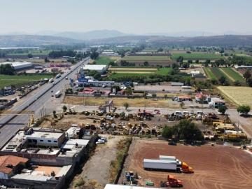 Terreno en RENTA en la entrada Principal de Tarimbaro sobre Carretera