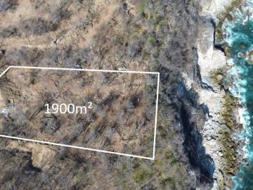 Terreno en risco de 1900m² en Playa el Muerto