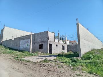 Terreno en Rosarito cerca de acceso principal con obra negra lista para proyecto | 400 m²