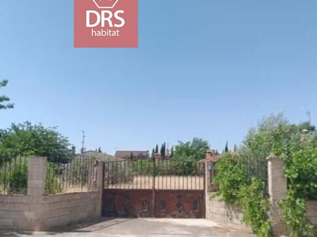 TERRENO EN URBANIZACIÓN MIRALCAMPO