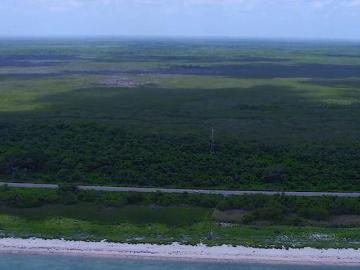 Terreno en Venta a Orillas de la Playa, en Champot?n, Campeche