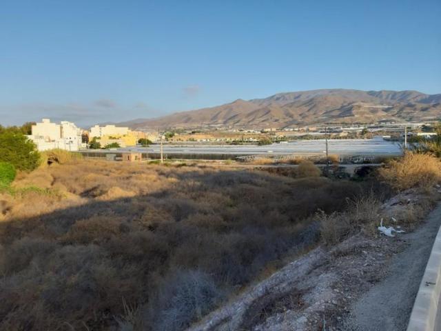 Terreno en venta Adra