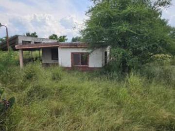 ¡Terreno en venta – Casi una hectárea! En Cadereyta, frente al Lienzo Charro