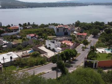 TERRENO EN VENTA CON VISTA AL LAGO