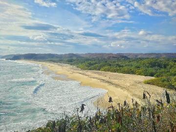Terreno en Venta de 94 ha y 400 m de playa en Huatulco