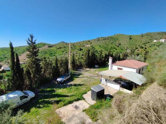 Casa rústica / Caserío en Venta en Moclinejo