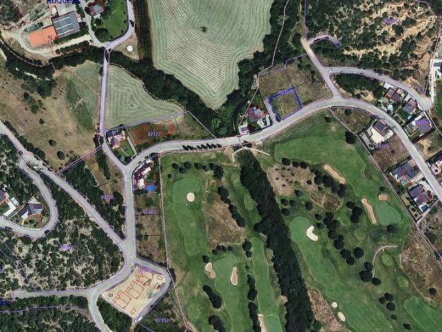 Terreno en venta en Montferrer i Castellbó, de 886 m² por 245.000