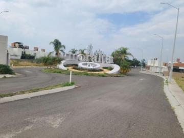 Terreno en Venta en Moralta Residencial en esquina