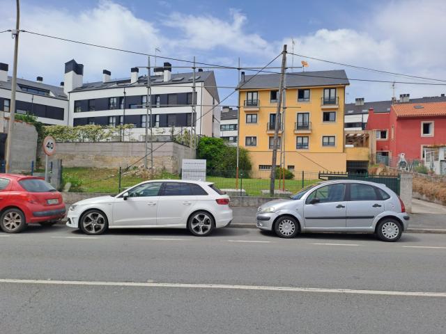 Terreno en venta en Oleiros