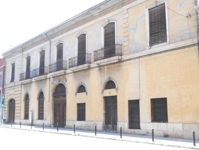 Terreno en venta en Oliva, Oliva