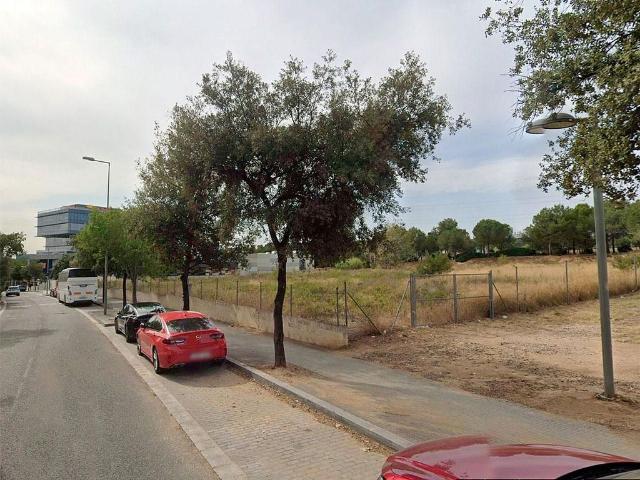 Terreno en venta en avenida De la Via Augusta, Sant Cugat del Vallès, de 5.604 m² por 650.000