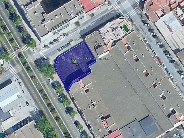 Terreno en venta en avenida De Salou, Reus, de 622 m² por 229.000