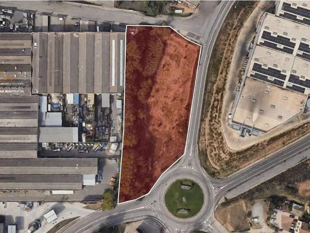 Terreno en venta en avenida De Sentmenat, Polinyà, de 4.542 m² por 620.000