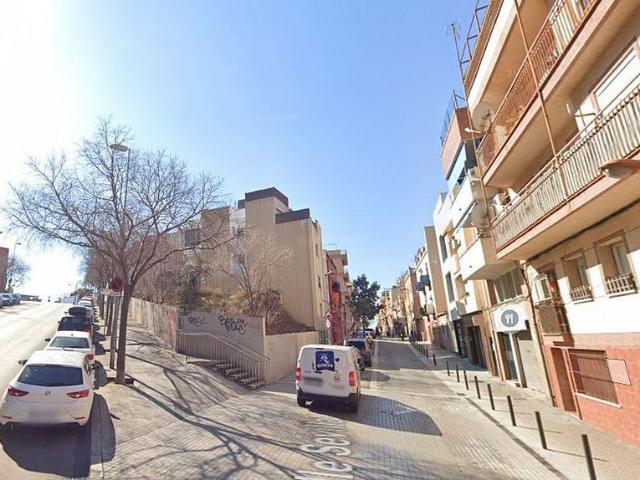 Terreno en venta en avenida D'en Caritg, Badalona, de 340 m² por 350.000